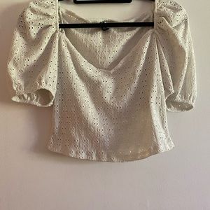 Only used two time , white , thin fabric